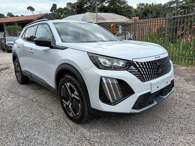 Peugeot 2008 1200 HYBRID ALLURE 145CV E-DCS6 CARPLAY FULL LED Bianco usata Roma