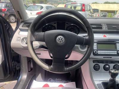 Volkswagen Passat Var. Highline NEO PATENTATI Grigio usata Perugia
