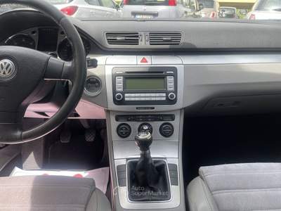 Volkswagen Passat Var. Highline NEO PATENTATI Grigio usata Perugia