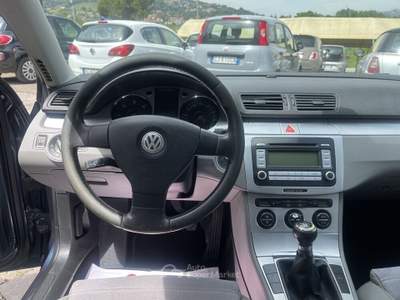 Volkswagen Passat Var. Highline NEO PATENTATI Grigio usata Perugia