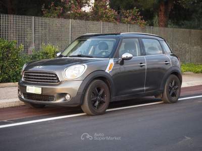 MINI Cooper Mini Cooper D Countryman*CATENA KO* Bronzo usata Bari