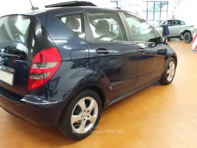 Mercedes-Benz Classe A vettura tenuta molto bne Blu/Azzurro usata Dormelletto