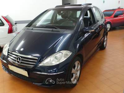 Mercedes-Benz Classe A vettura tenuta molto bne Blu/Azzurro usata Dormelletto