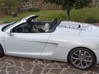 Audi R8 Spyder 4.2 V8 FSI quattro R tronic Bianco usata San Miniato