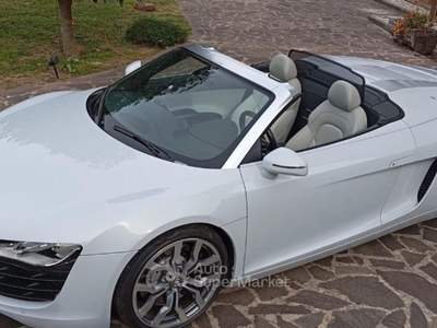 Audi R8 Spyder 4.2 V8 FSI quattro R tronic Bianco usata San Miniato