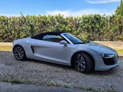 Audi R8 Spyder 4.2 V8 FSI quattro R tronic Bianco usata San Miniato