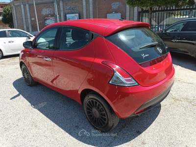 Lancia Ypsilon 1000 HYBRID SILVER 70CV STEREO USB ITALIA Rosso usata Pistoia
