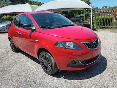 Lancia Ypsilon 1000 HYBRID SILVER 70CV STEREO USB ITALIA Rosso usata Pistoia