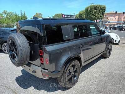 Land Rover Defender 110 3000D I6 250CV AWD AUTO X-DYNAMIC SE ITALIA Grigio usata Pistoia