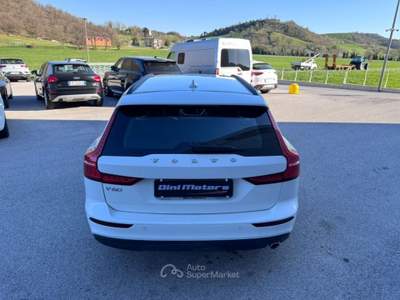 Volvo V60 D3 2.0 DIESEL Geartronic R-design FULL LED RDESIGN Bianco usata Sant'Angelo in vado