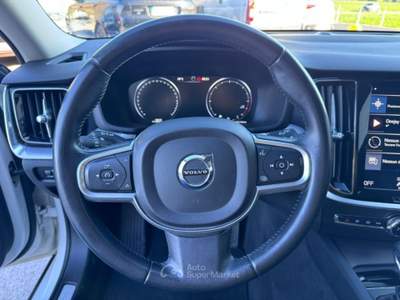 Volvo V60 D3 2.0 DIESEL Geartronic R-design FULL LED RDESIGN Bianco usata Sant'Angelo in vado