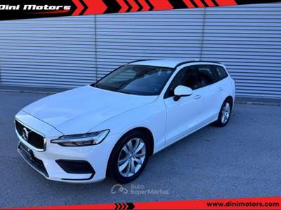 Volvo V60 D3 2.0 DIESEL Geartronic R-design FULL LED RDESIGN Bianco usata Sant'Angelo in vado