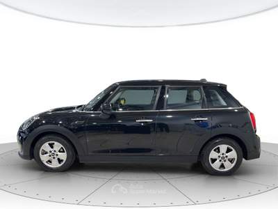 MINI Clubman 5p 1.5 cooper essential auto Nero usata Vicenza