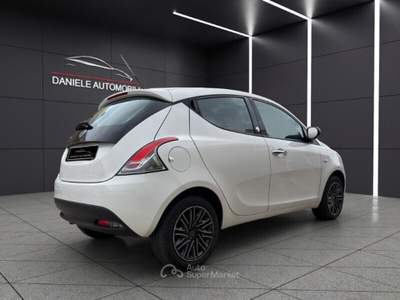 Lancia Ypsilon Ypsilon 1.2 69 CV 5 porte GPL Ecochic Gold Bianco usata Torino