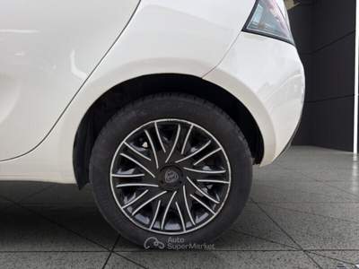 Lancia Ypsilon Ypsilon 1.2 69 CV 5 porte GPL Ecochic Gold Bianco usata Torino