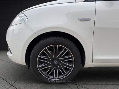 Lancia Ypsilon Ypsilon 1.2 69 CV 5 porte GPL Ecochic Gold Bianco usata Torino
