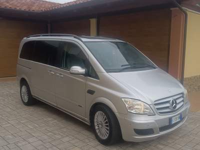Mercedes-Benz Viano Fun con panca posteriore che diventa letto Argento usata Piozzo