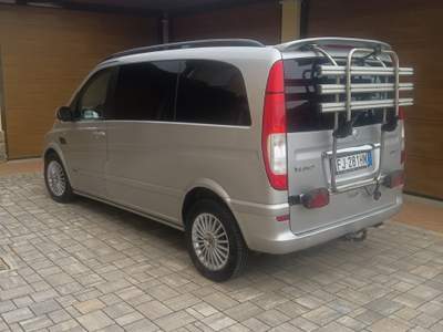 Mercedes-Benz Viano Fun con panca posteriore che diventa letto Argento usata Piozzo