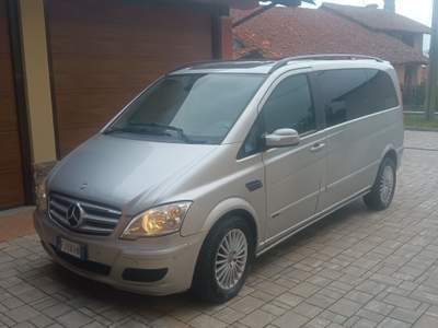 Mercedes-Benz Viano Fun con panca posteriore che diventa letto Argento usata Piozzo