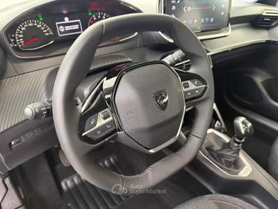 Peugeot 208 1.2 puretech Style s&amp;s 100cv Nero usata Scarmagno