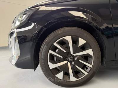 Peugeot 208 1.2 puretech Style s&amp;s 100cv Nero usata Scarmagno