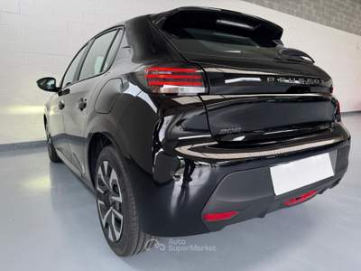 Peugeot 208 1.2 puretech Style s&amp;s 100cv Nero usata Scarmagno