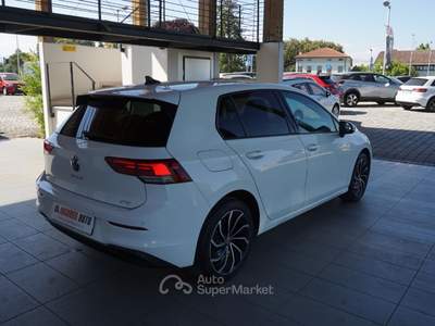 Volkswagen Golf 1.0 etsi evo Life 110cv dsg Bianco usata Pordenone