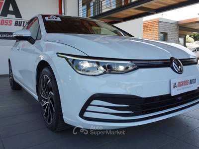 Volkswagen Golf 1.0 etsi evo Life 110cv dsg Bianco usata Pordenone