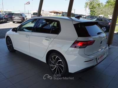 Volkswagen Golf 1.0 etsi evo Life 110cv dsg Bianco usata Pordenone