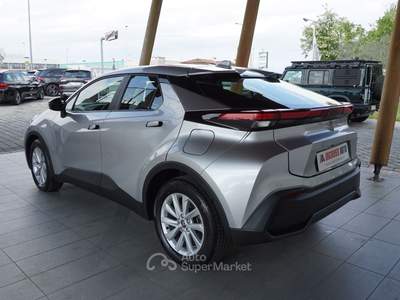 Toyota C-HR 1.8 hev Active fwd e-cvt Argento usata Pordenone