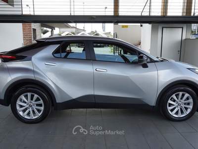 Toyota C-HR 1.8 hev Active fwd e-cvt Argento usata Pordenone