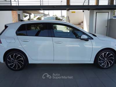 Volkswagen Golf 1.0 etsi evo Life 110cv dsg Bianco usata Pordenone