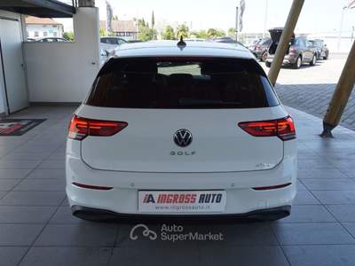 Volkswagen Golf 1.0 etsi evo Life 110cv dsg Bianco usata Pordenone