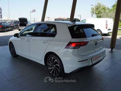 Volkswagen Golf 1.0 etsi evo Life 110cv dsg Bianco usata Pordenone