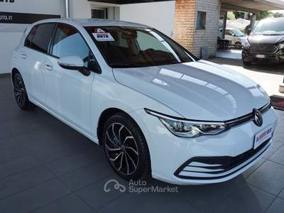 Volkswagen Golf 1.0 etsi evo Life 110cv dsg Bianco usata Pordenone