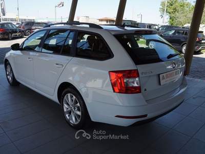 Skoda Octavia 1.6 tdi Style 115cv dsg Bianco usata Pordenone