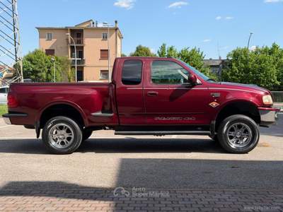 Ford F-150 F-150 LARIAT TRITON V8 4WD SUPER CAB FLARESIDE GPL–COMMERCIANTI Lilla usata San Vendemiano