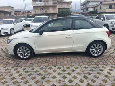 Audi A1 A1 1.6 TDI Admired Bianco usata Cimitile