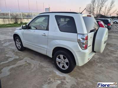 Suzuki Grand Vitara  1.9 DDiS 3p. Evolution Bianco usata Crotone
