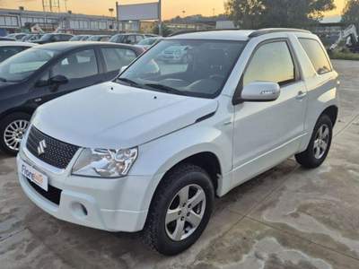 Suzuki Grand Vitara  1.9 DDiS 3p. Evolution Bianco usata Crotone