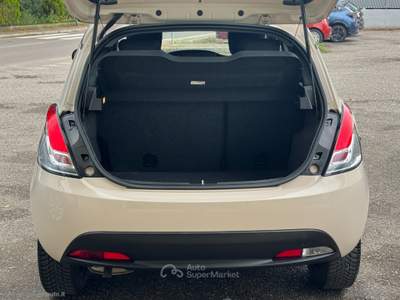 Lancia Ypsilon Ypsilon 1.2 69 CV 5p. GPL Ecochic Ele.Bl Beige usata Bernalda
