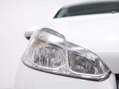 Peugeot 208 1.2 BENZINA PURETECH 82CV 5 PORTE ACTIVE Bianco usata Brescia
