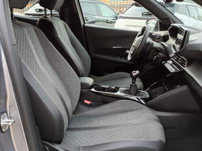 Peugeot 2008 1200 PURETECH ALLURE 100CV CARPLAY VETRI SCURI"17 Argento usata Roma