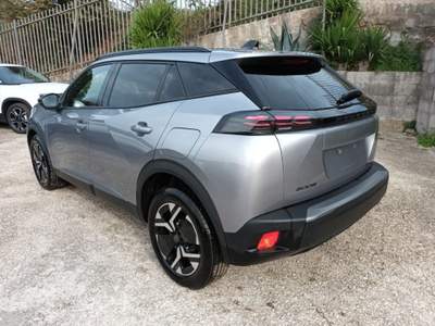 Peugeot 2008 1200 PURETECH ALLURE 100CV CARPLAY VETRI SCURI"17 Argento usata Roma