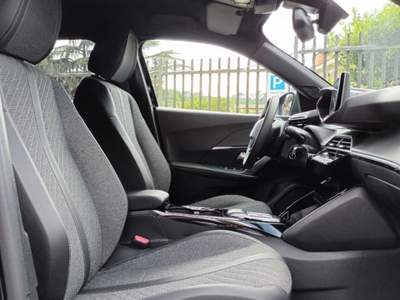 Peugeot 2008 1200 PURETECH ALLURE 130CV EAT8 CARPLAY ITALIA Nero usata Roma