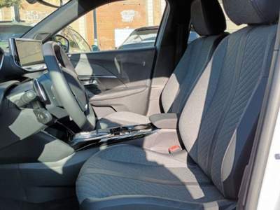 Peugeot 2008 1200 PURETECH ALLURE 130CV EAT8 CARPLAY ITALIA Bianco usata Roma