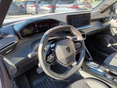 Peugeot 2008 1200 PURETECH ALLURE 130CV EAT8 CARPLAY ITALIA Bianco usata Roma