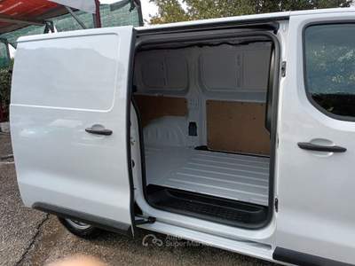 Fiat Scudo 1500 BLUEHDI FURGONE 120CV L2H1 CARPLAY CAM ITALIA Bianco usata Vetralla