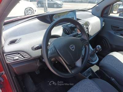 Lancia Ypsilon 1000 HYBRID SILVER 70CV STEREO USB ITALIA Rosso usata Vetralla
