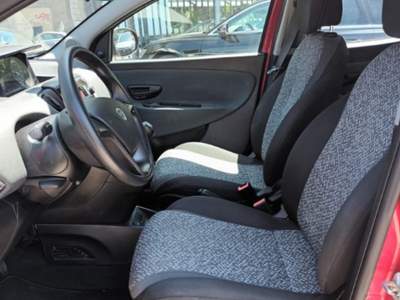 Lancia Ypsilon 1000 HYBRID SILVER 70CV STEREO USB ITALIA Rosso usata Vetralla